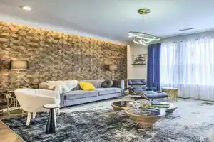 Tasteful Townhome - 6 Mi to Downtown! Guest house, Durham