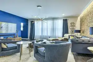 Sleek Townhome Near Dtwn with Balcony! Guest house, Durham