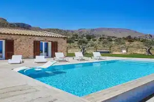 VILLA DEL BORGO con piscina e jacuzzi, Scopello