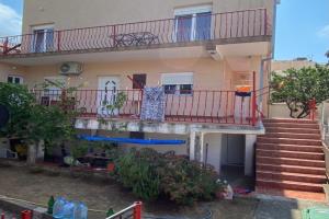 Sun-Love Apartments, Bar