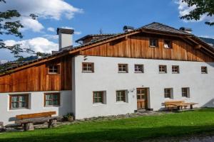 Apartments Picenin, La Villa