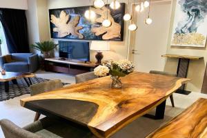 By The Sea Beachfront Designer Suites Penang - Managed by Art of Tree, Batu Ferringhi