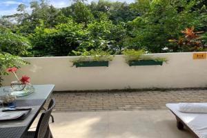 Le Comfort (self catering) Apartments, Anse Royale