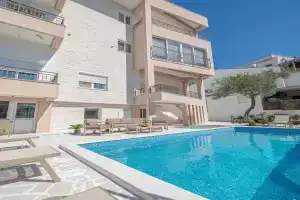 N&N Lux Guest house, Bar