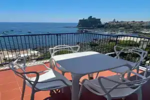 Mareincasa, Aci Trezza