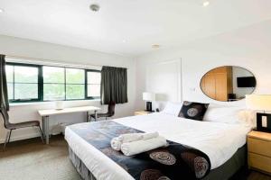 Studio 431/247 gouger st ex hotel room in city, Adelaide