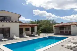 4 Bedroom Awesome Home In, Labin
