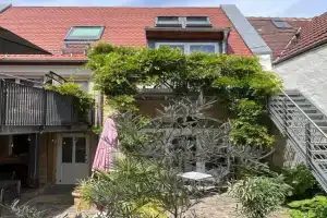 Die Französin - Ingo Telschow & Catherine Tempier Gbr Apartments, Deidesheim