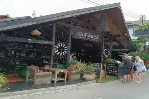 Outback1990 Hostel, Haad Rin