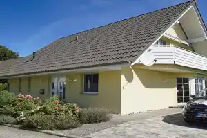 nah am Meer, ruhige Lage, gratis Nutzung vom AHOI Erlebnisbad und Sauna in Sellin - Haus Inselblick FeWo 01 Apartments, Ostseebad Goehren