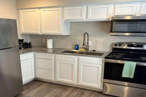Carter #1 Two bedroom unit near Xavier Downtown, Cincinnati