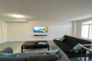 Beautiful Vacation Home near Toronto Airport Guest house, Mississauga