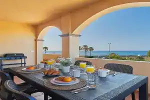 Marina IV Relax & Unwind with Sea Views, Pools & BBQ Beachfront in Mijas Costa & Apartments, Fuengirola
