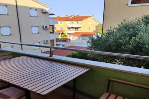 Apartment Agava, 200m from Kamenjak, own terrace, garden and parking, new kitchen, Premantura