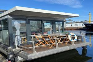 Hausboot Lobster Hotel, Bremerhaven
