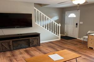 Carter #3 Two bedroom unit near Xavier Downtown, Cincinnati