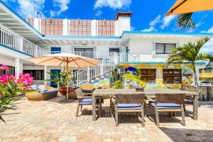 Ocean Sound's Hotel, Hollywood