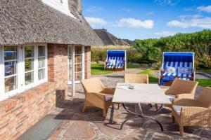 Stella Guest house, List