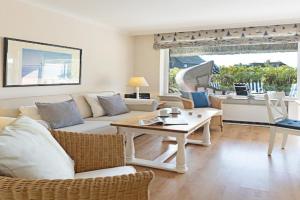 Rosennest Apartments, List