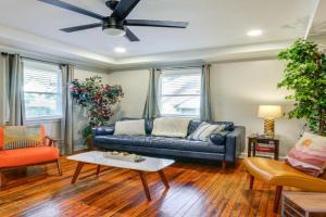 Vibrant Home 2 Mi to Dtwn and Wake Forest University Guest house, Winston-Salem