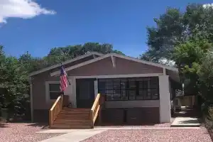 Downtown, walk everywhere, remodeled Guest house, Williams