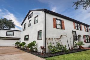 Historic Home Family Friendly Close to Seawall Guest house, Galveston