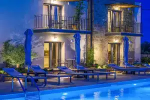 Kannas Mani Luxury Suites -Adults Friendly 14 Plus, Stoupa