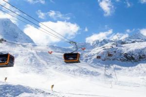 Apartment near Stubai Ski Lift, Neustift