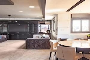 O&O Group - Deluxe Beachfront 3 BR Penthouse, Rishon LeZion