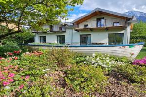 I LAGHEE casette BREVA e TIVANO Stylish Winter Cottage Cozy Home with Private Garden, Colico