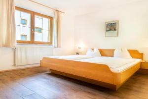 Apartment near Stubai Ski Lift, Neustift