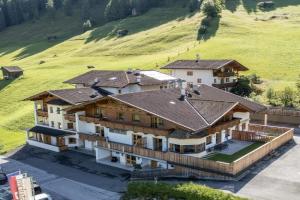 Apartment in Stubai with balcony and ski room, Neustift