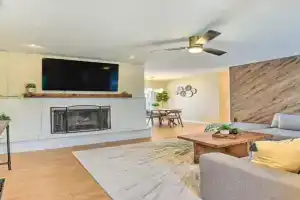 8 Mi to Beaches Home with Poolside Oasis! Guest house, Bradenton