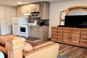 Cozy Spacious 1-BDR Studio #8. FREE Parking, Ottawa
