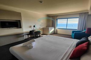 ZEN88 ESPLANADE: Hotel Suite w/ Ocean/Sunset Views, Darwin