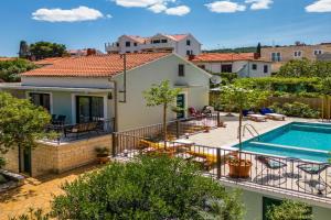 House Josipa, Supetar