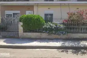 Κεντρικό, ανετο και ευρύχωρο διαμέρισμα Apartments, Kamena Vourla