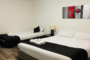 studio 105 Gouger city apartment with parking, Adelaide