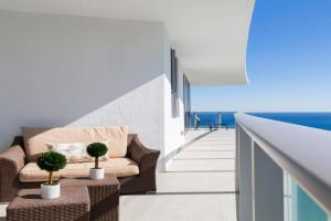 Zen Vacation Rentals Ocean Front 3-Bedroom Paradise, Hollywood