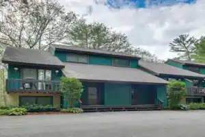North Conway Condo Less Than 3 Mi to Slopes and Echo Lake Apartments, North Conway