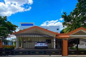 Casa Corona Plaza, Santiago