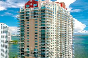 Miami condo with city & ocean views! Sleep up to 6! Apartments, Miami