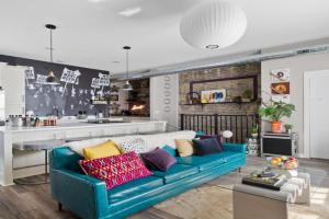 The Bentley Condotel, Heart of Walkers Point with Garage, Yard, Milwaukee
