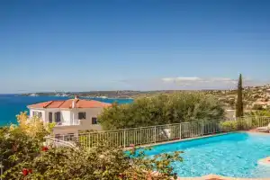 Rhakotis Villa, Lourdhata