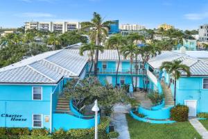 Charter House, Hollywood