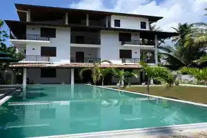 Beach Inns Holiday Resort - Celeste, Matara