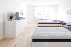 Modern & Chic Apartment with Balcony in, Offenbach