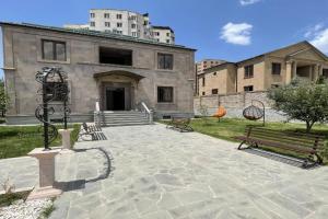 Yerevan Villa with all modern conveniences, Yerevan
