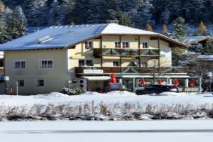Wohlfühl-Appartement Bergsee FAMILY - am Wildsee - SUP und Schlitten for free Apartments, Seefeld