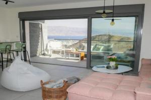 Gorgeous - Red rock and Sea view. Apartments, Eilat
